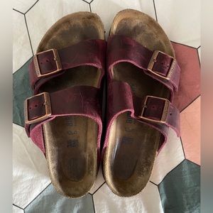 EUC Birkenstock Arizona Sandals - Zinfandel Oiled Leather